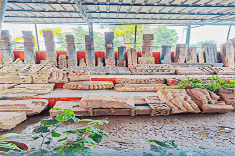 अयोध्या में श्री राम जन्मभूमि की खुदाई के दौरान मिले प्राचीन मंदिर के अवशेष 