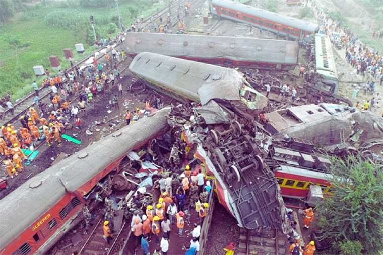 अबतक 238 लोगों की मौत; पीएम मोदी जाएंगे दुर्घटनास्थल
